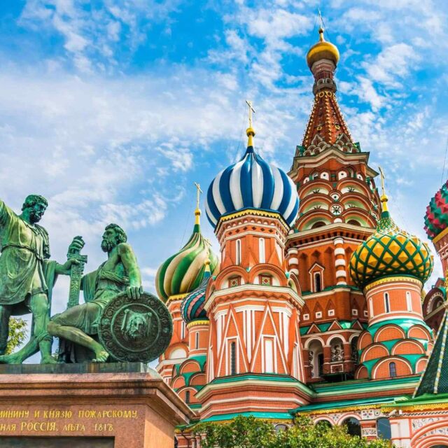 https://travelforless.us/wp-content/uploads/2018/09/destination-moscow-01-2-640x640.jpg