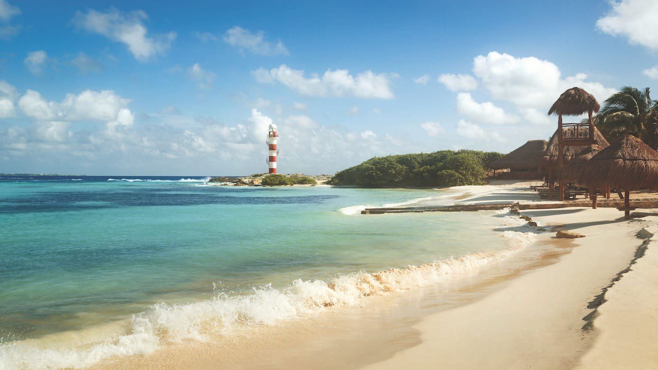 Hyatt-Ziva-Cancun-P082-Lighthouse.16x9