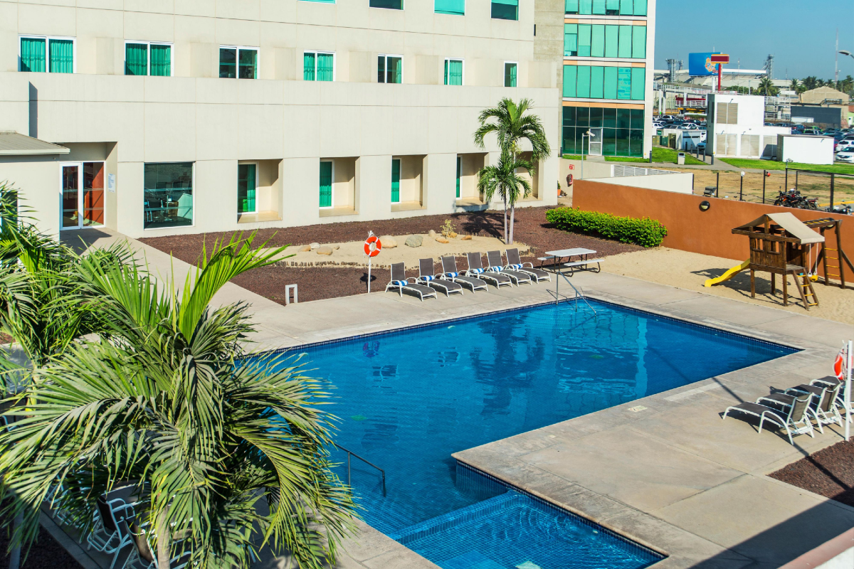 holiday-inn-express-manzanillo-5526195688-3x2