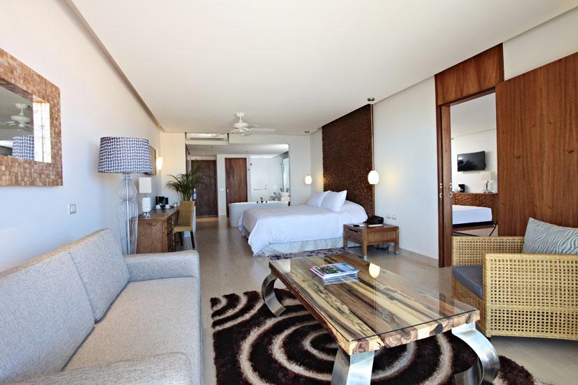 Sandos_Finisterra_Finist_Suites_OneBedroom_Master_03