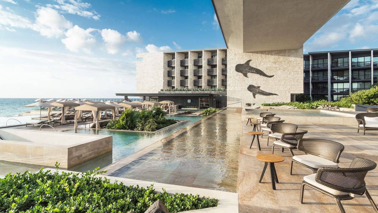 Grand-Hyatt-Playa-del-Carmen-Resort-P478-Poolside-