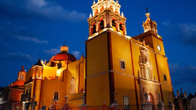 https://travelforless.us/wp-content/uploads/2023/08/Lady-of-Guanajuato-640x360.jpg