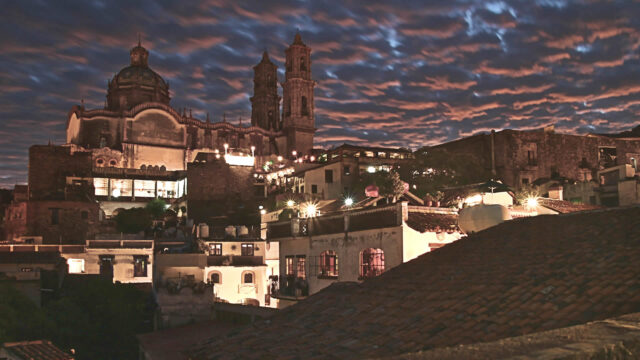 https://travelforless.us/wp-content/uploads/2023/08/PhotoImage_back_taxco_2_TAXCO_2-640x360.jpg