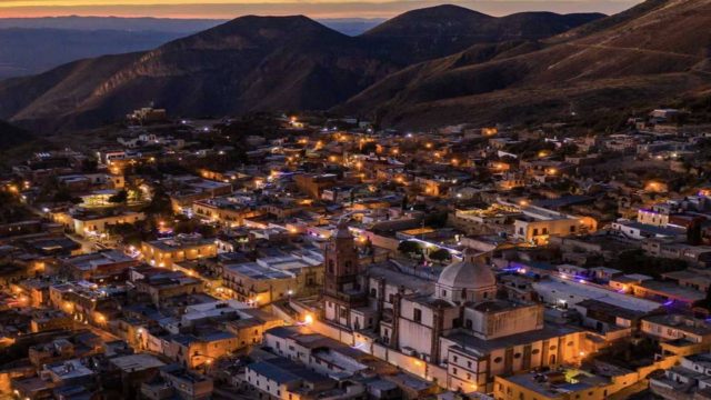 https://travelforless.us/wp-content/uploads/2023/08/fiesta-de-luz-en-san-luis-potosi-real-de-catorce-640x360.jpg