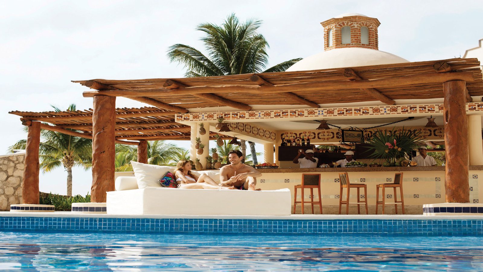 riviera-maya-bar-excellence-club