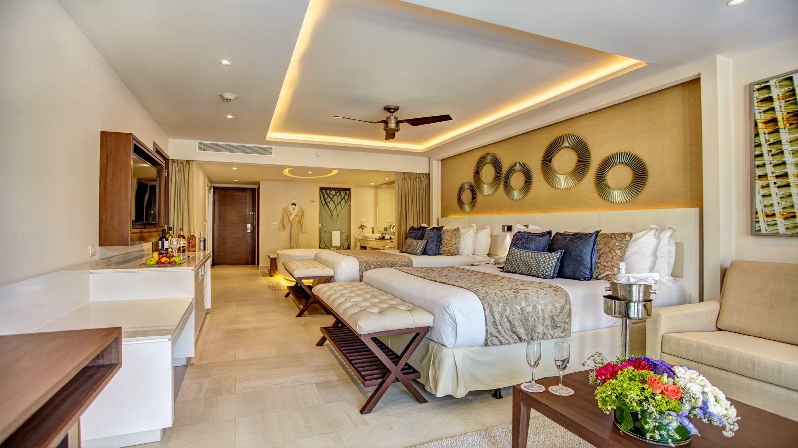 royalton_riviera_cancun_luxury_junior_suite_swim_out_diamond_club-4-6230b40a8ccbe