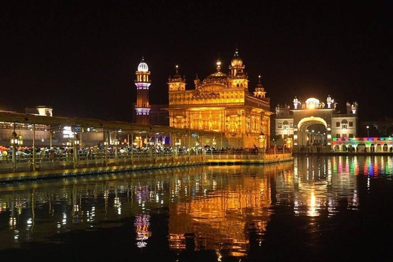 https://travelforless.us/wp-content/uploads/2024/09/0ba26dab-b882-43c6-abd1-cab9ed51a2ce_golden-triangle-tour-with-golden-temple-amritsar-8-days-xlarge-1280x853.jpg