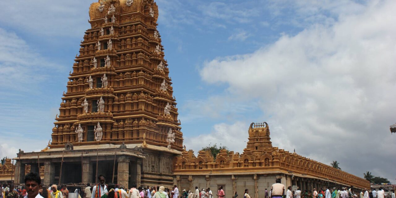 GOLDEN CHARIOT GLIMPSES OF KARNATKA